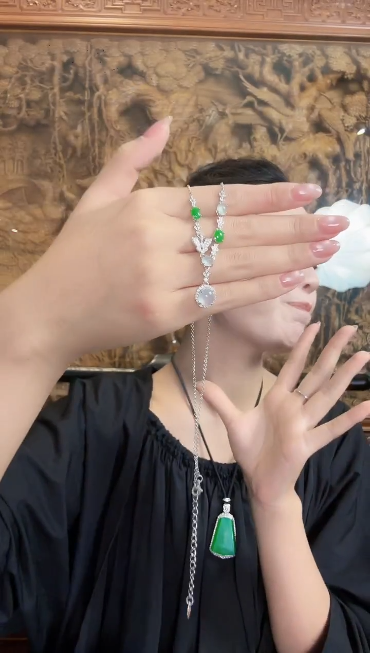 颈饰银S925镶嵌翡翠吊坠