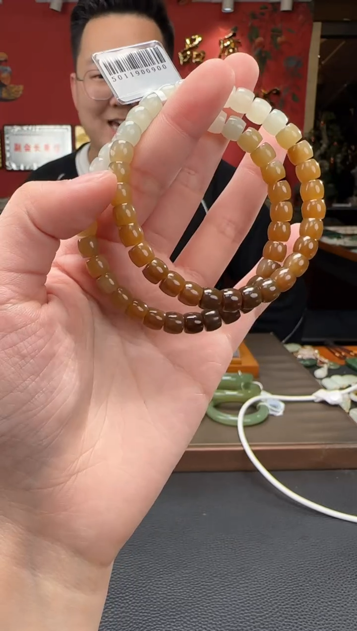 【闪购商品】和田玉手串未镶嵌且末糖白渐进直切多样性发货拍一发一