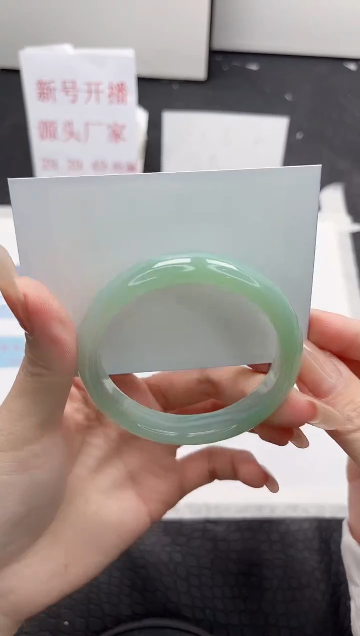 【闪购商品】石英质玉手镯未镶嵌38-55