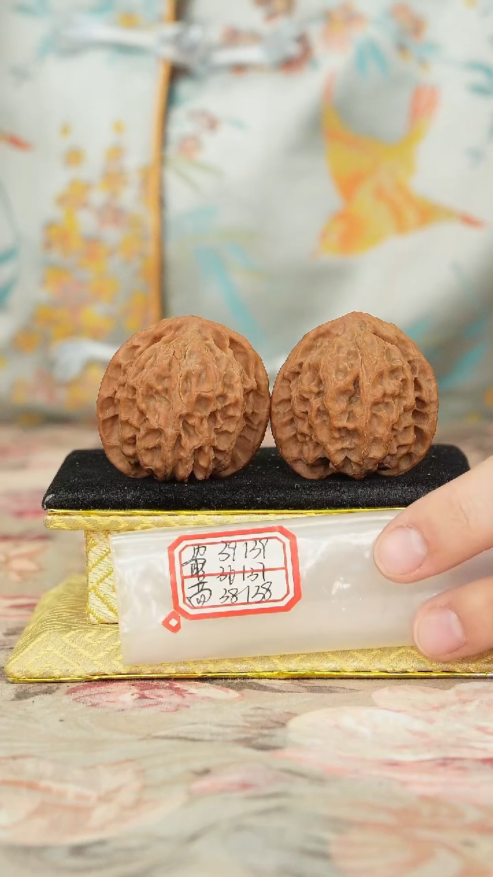 【闪购商品】文玩核桃把件苹果园