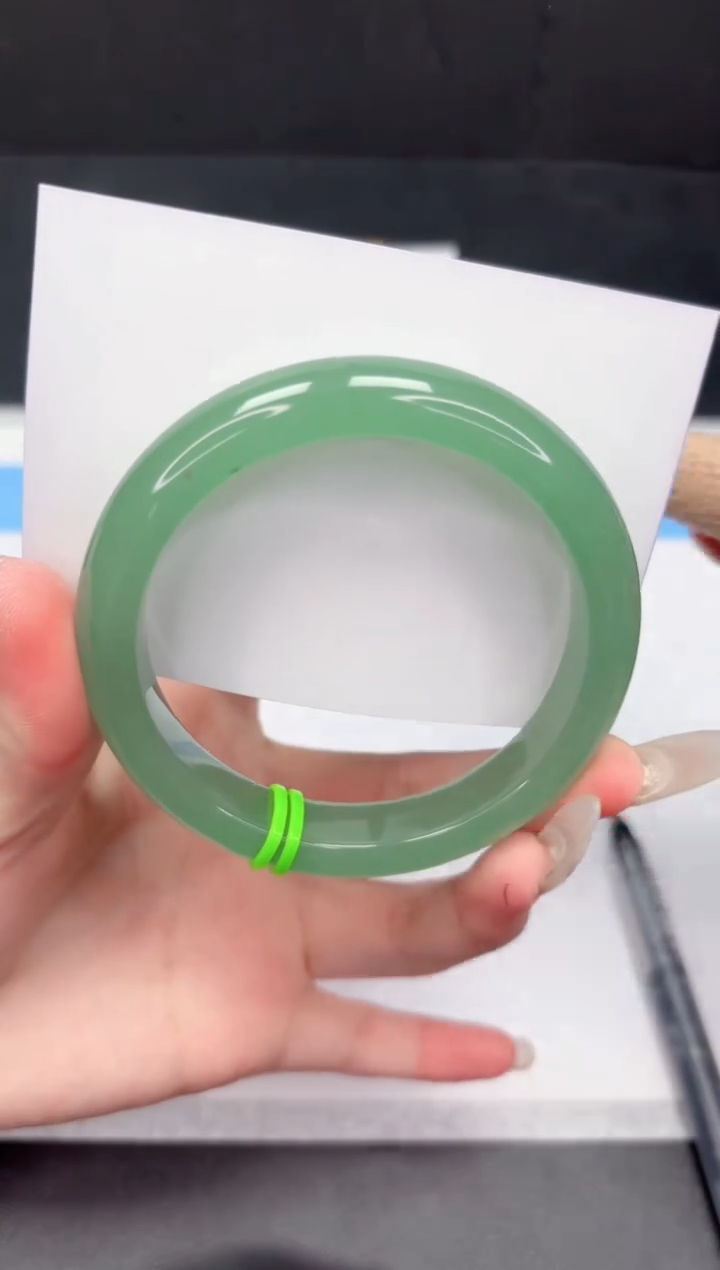 【闪购商品】石英质玉手镯未镶嵌70-60.6