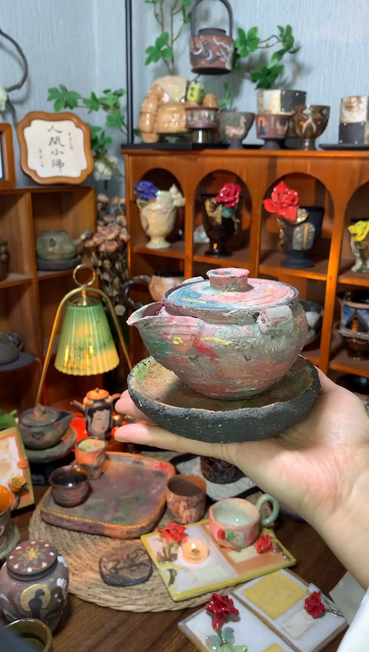 陶打翻调色盘  宝瓶