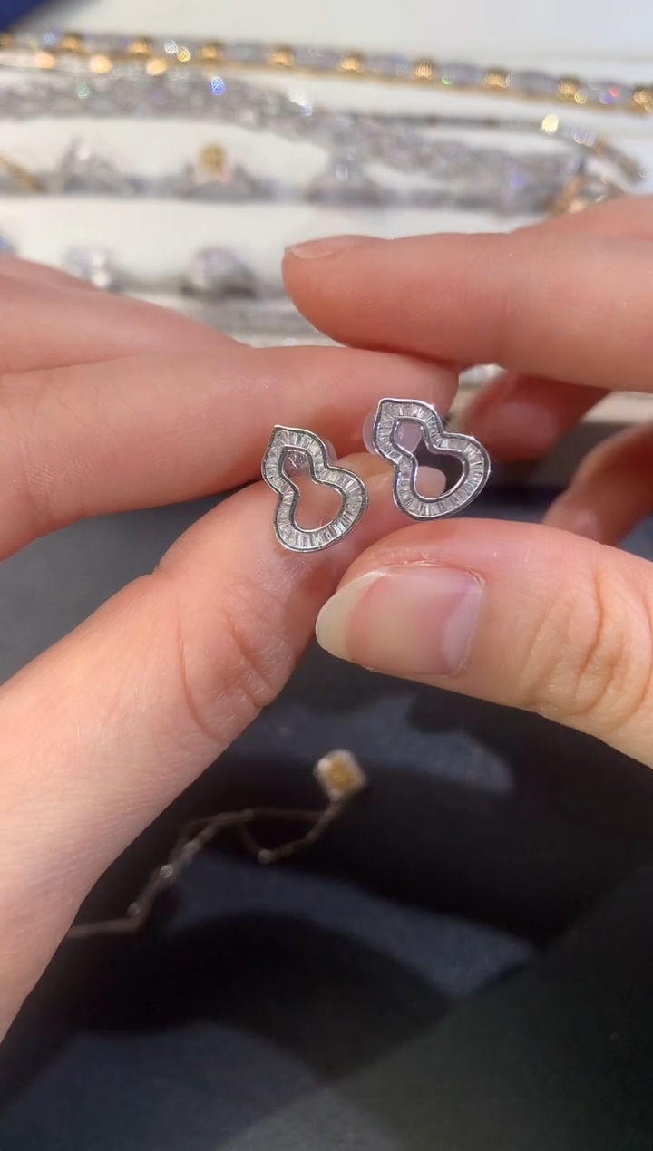 【闪购商品】钻石耳饰18K金镶嵌Z680|1980