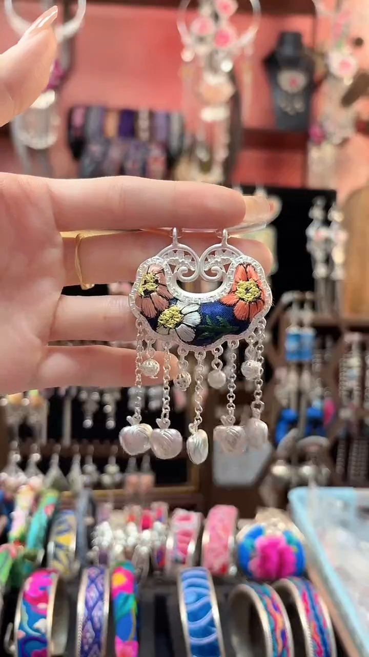 织绣飞* 云织谣民族风精美饰品   320