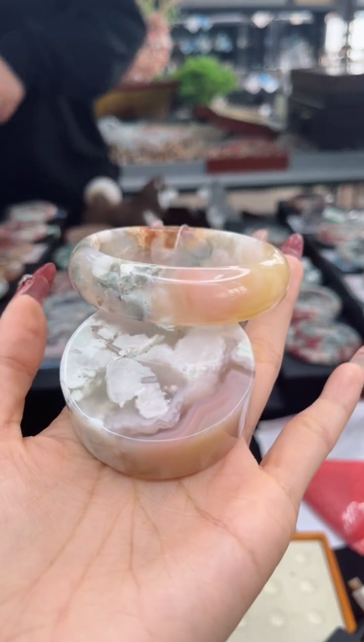 【闪购商品】石英质玉手镯未镶嵌55圈口（赠品镯心）65572186