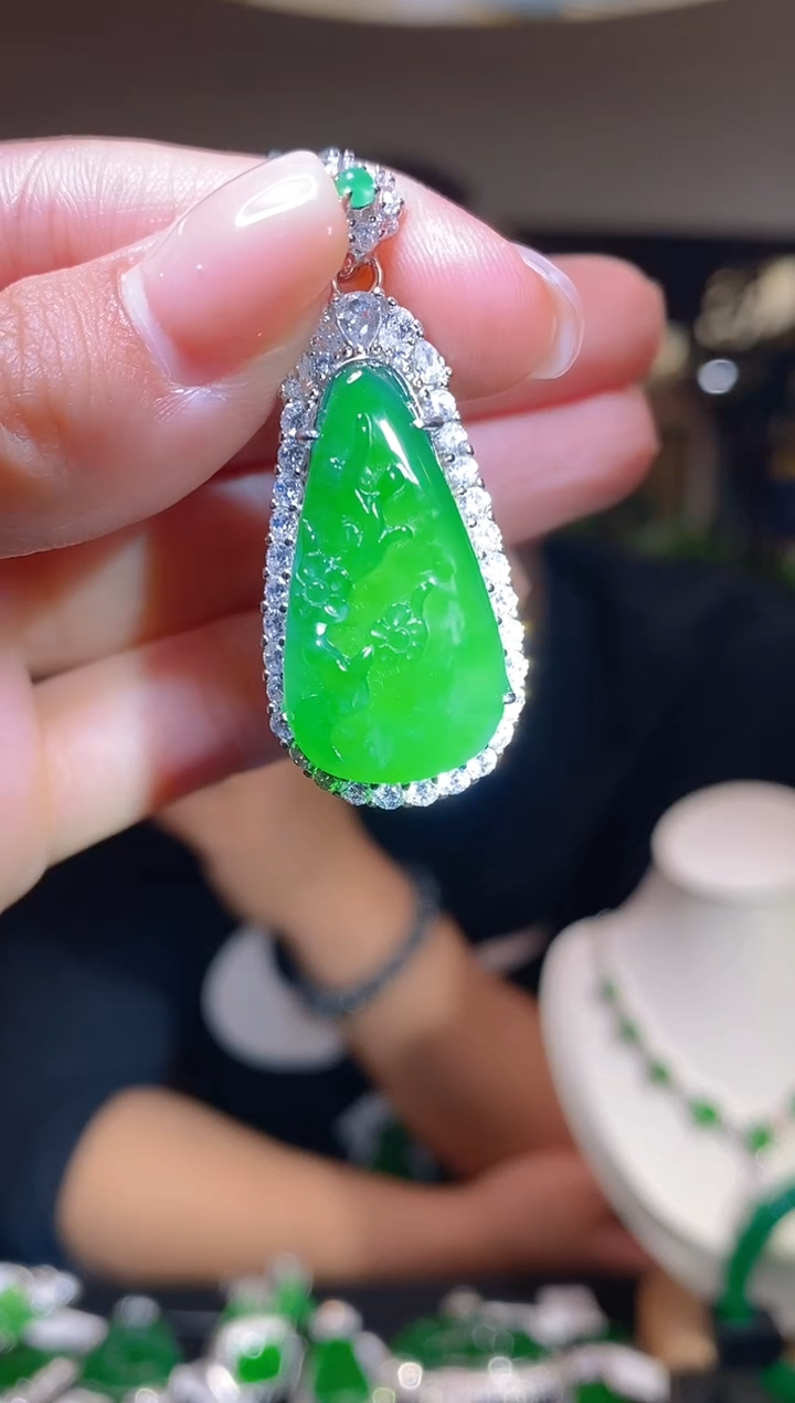 【闪购商品】翡翠颈饰未镶嵌多样性发其一