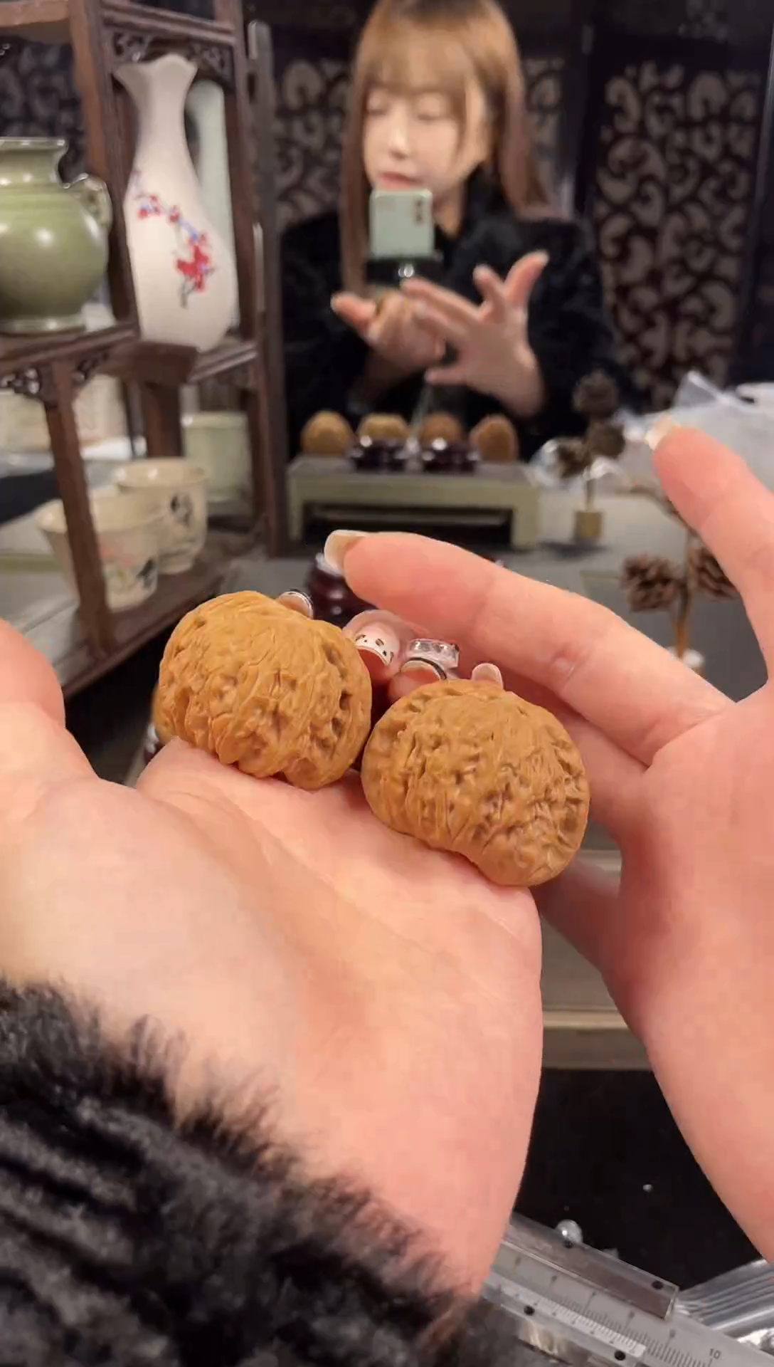 【闪购商品】文玩核桃把件白狮子42尺-1