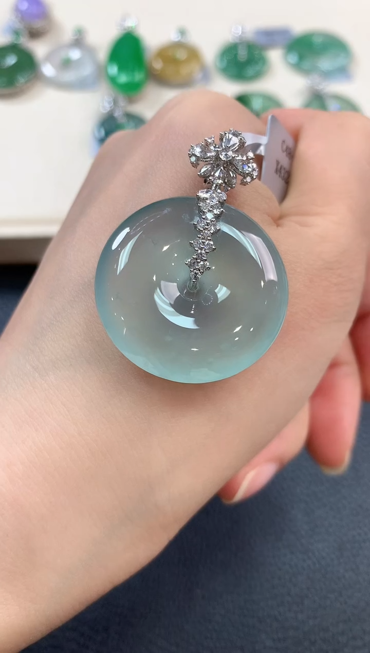 【闪购商品】翡翠吊坠(不含链)18K金镶嵌b120   