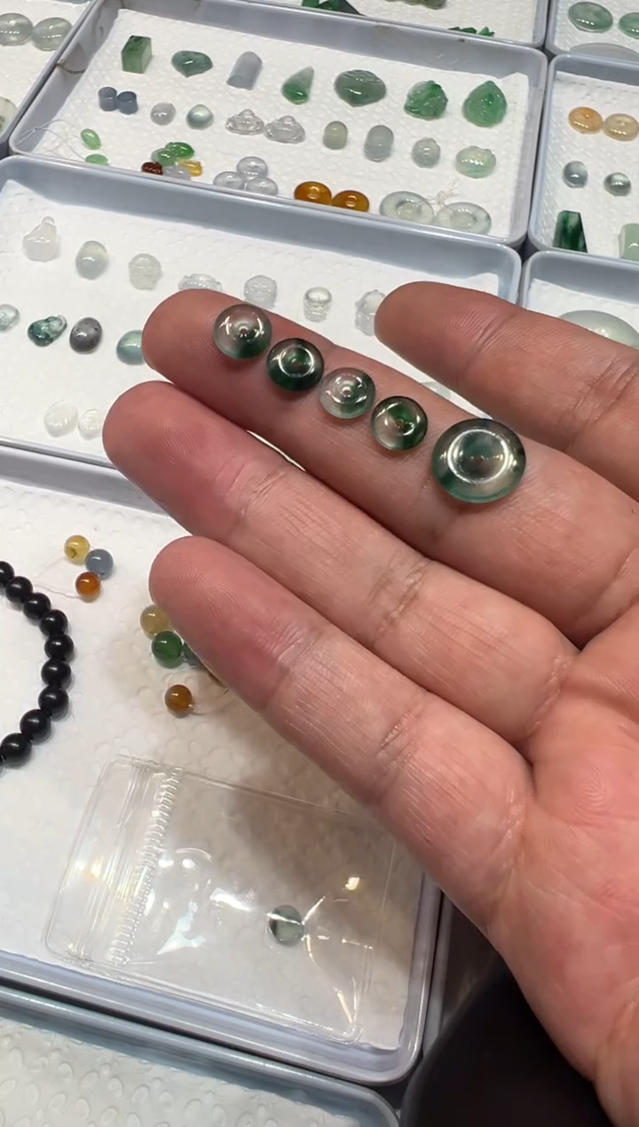 定制翡翠未镶嵌平安扣