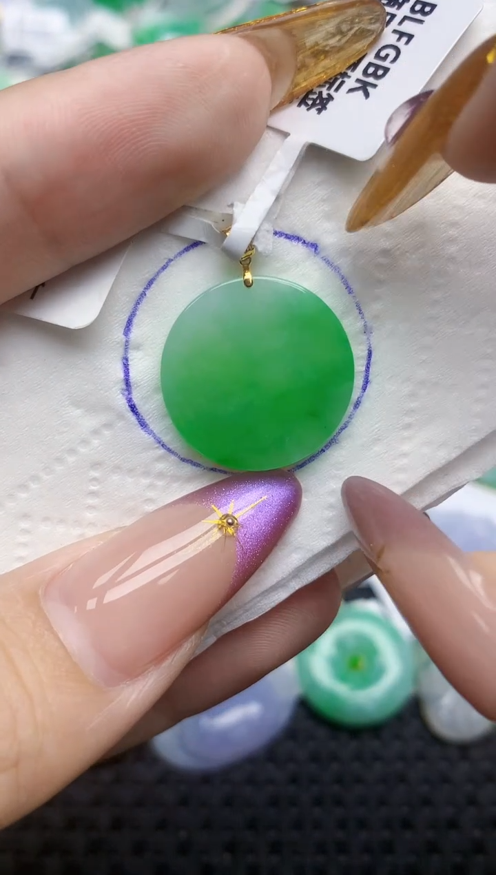 翡翠18K金镶嵌颈饰144   天然翡翠A货  百元以上9米证书费自理