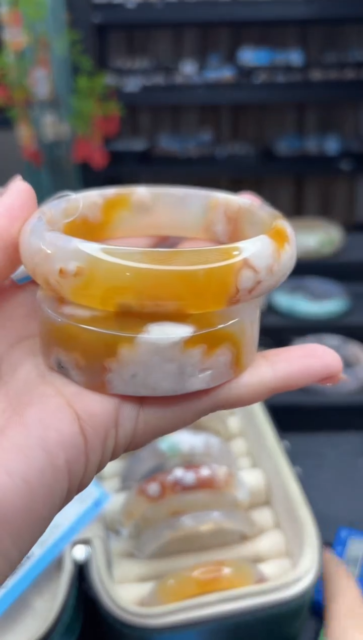 【闪购商品】石英质玉手镯未镶嵌525（63圈赠送镯心）