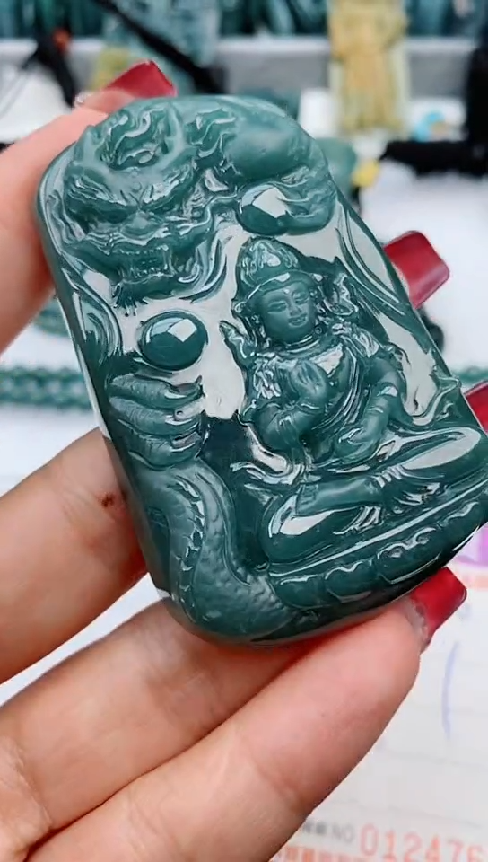 【闪购商品】翡翠颈饰未镶嵌             