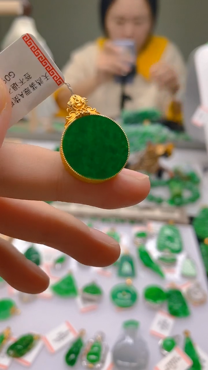 【闪购商品】翡翠18K金镶嵌颈饰新号开播，全场乱卖