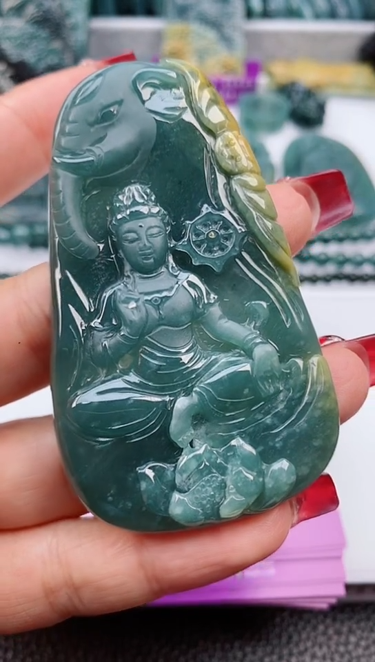 【闪购商品】翡翠颈饰未镶嵌           