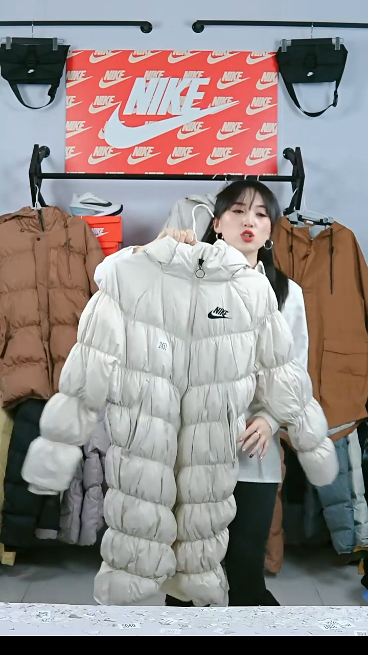 2451闪购编码运动衣以直播间过品为准尺码L