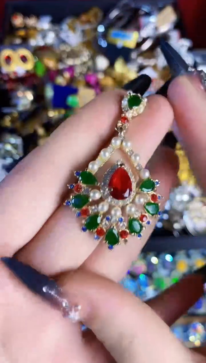 瓷片楚楚中古珠宝甄选不退换