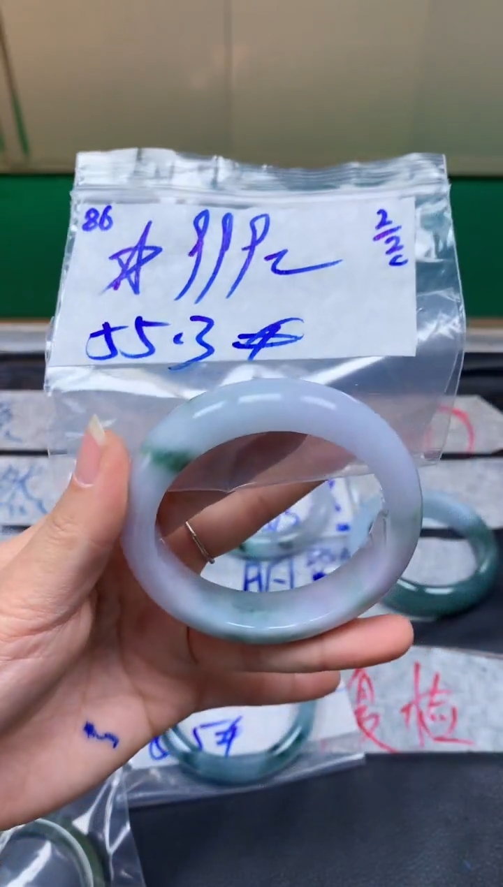 【闪购商品】定制翡翠未镶嵌86毛货需精细抛光手镯多样性拍一发一