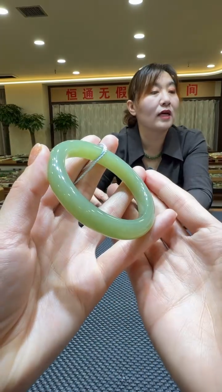 颈饰未镶嵌和田玉手镯56