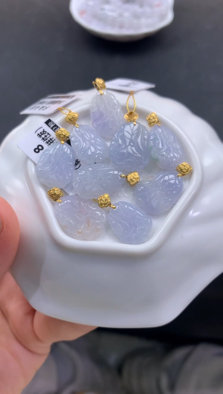 吊坠(赠链)18K金镶嵌翡翠FA48 翡翠荷花 多样性发其一赠银链