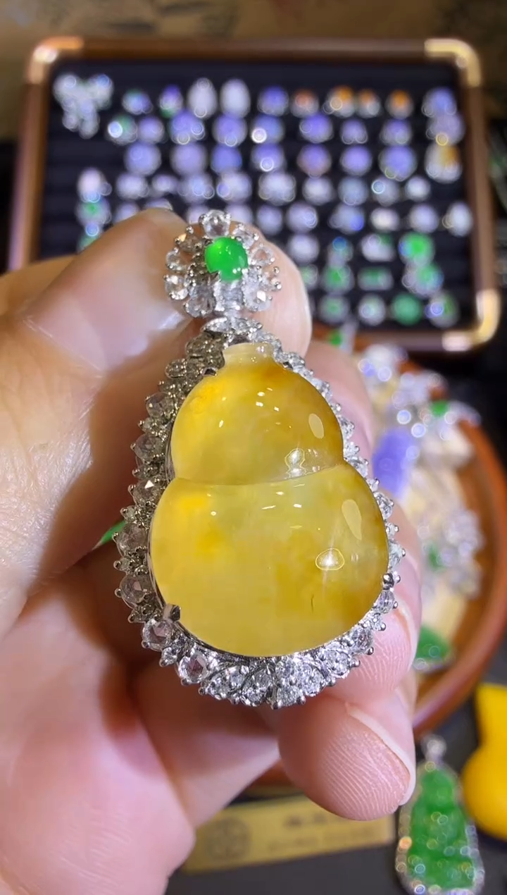【闪购商品】翡翠吊坠(赠链)18K金镶嵌黄翡胖葫芦吊坠