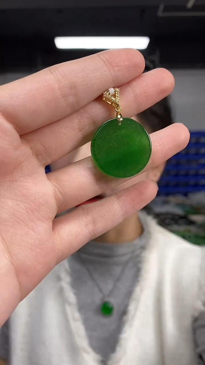 颈饰未镶嵌翡翠多样性发其一颜色微差