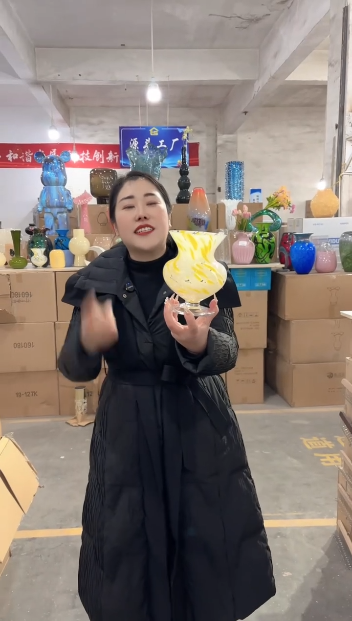 【闪购商品】玻璃唐总花瓶厂-微瑕--NI97O