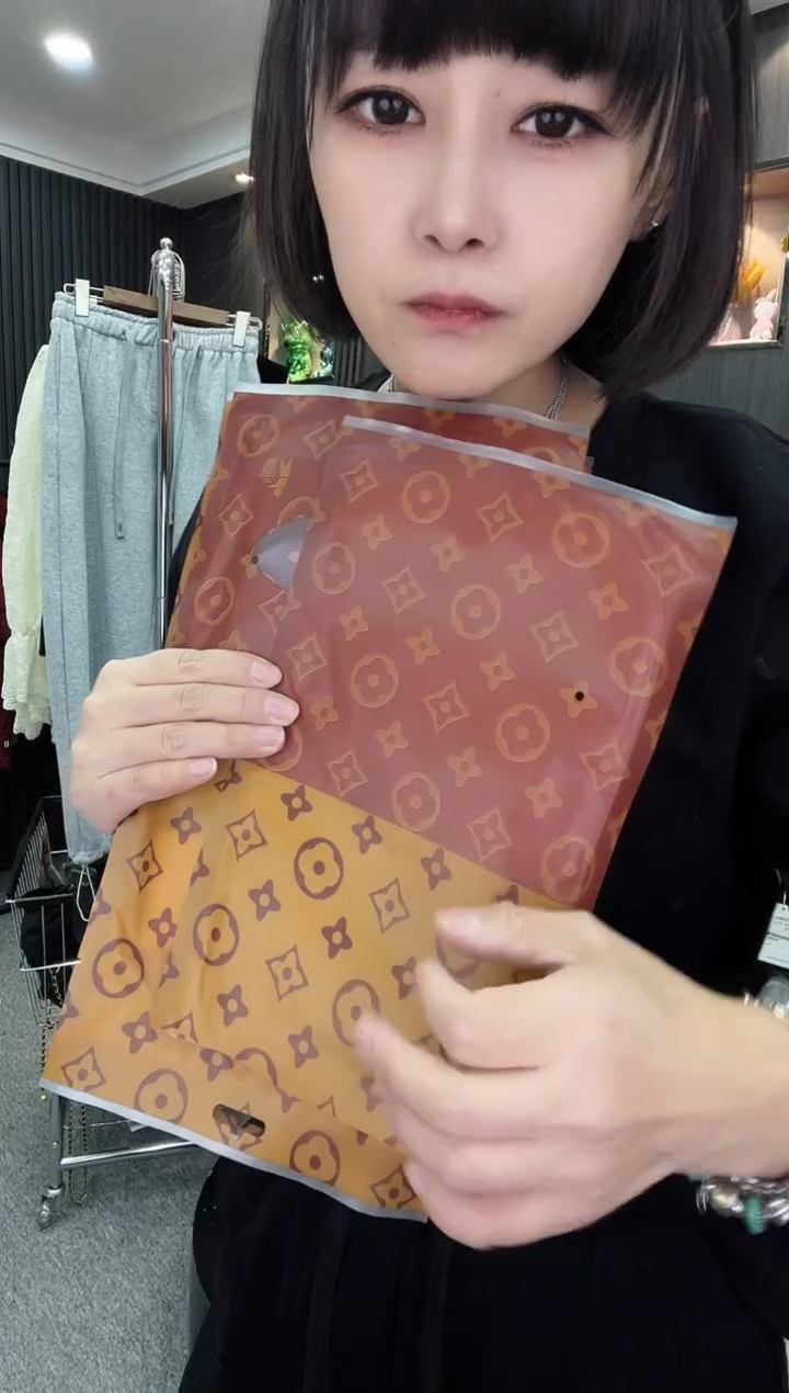 萍姐小衫---老花4个