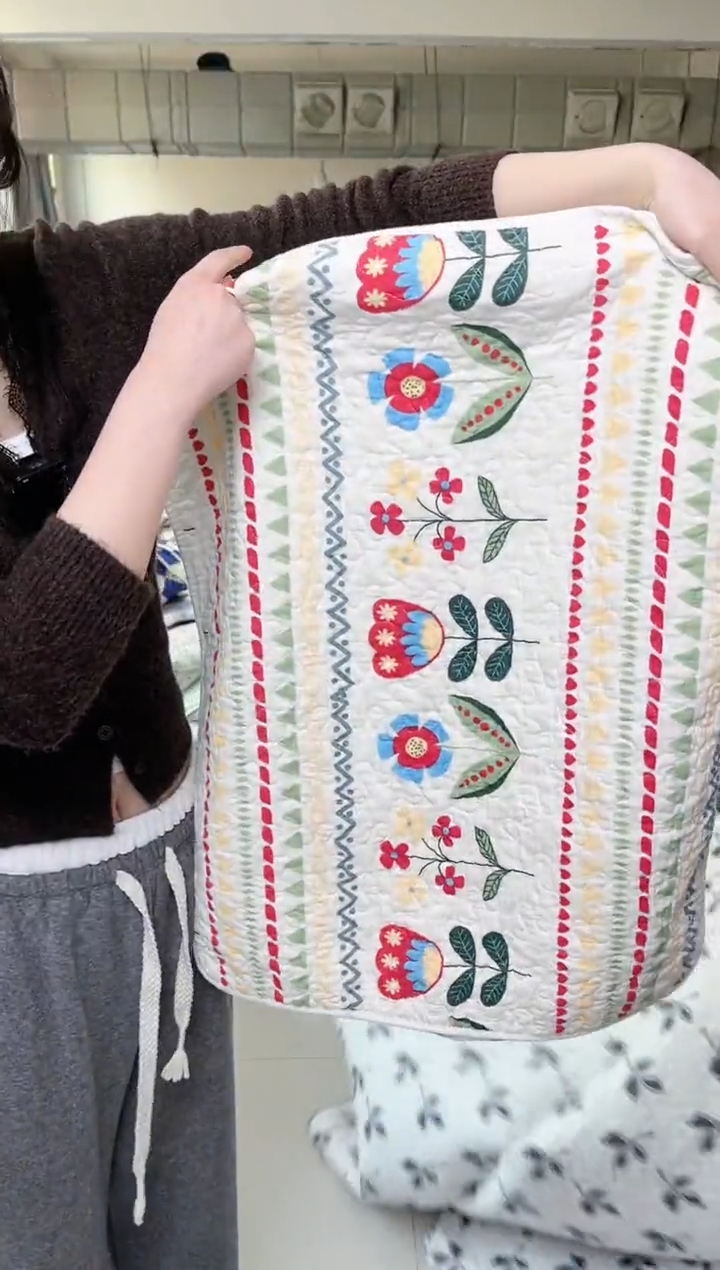 棉50*70斜纹小红花枕套