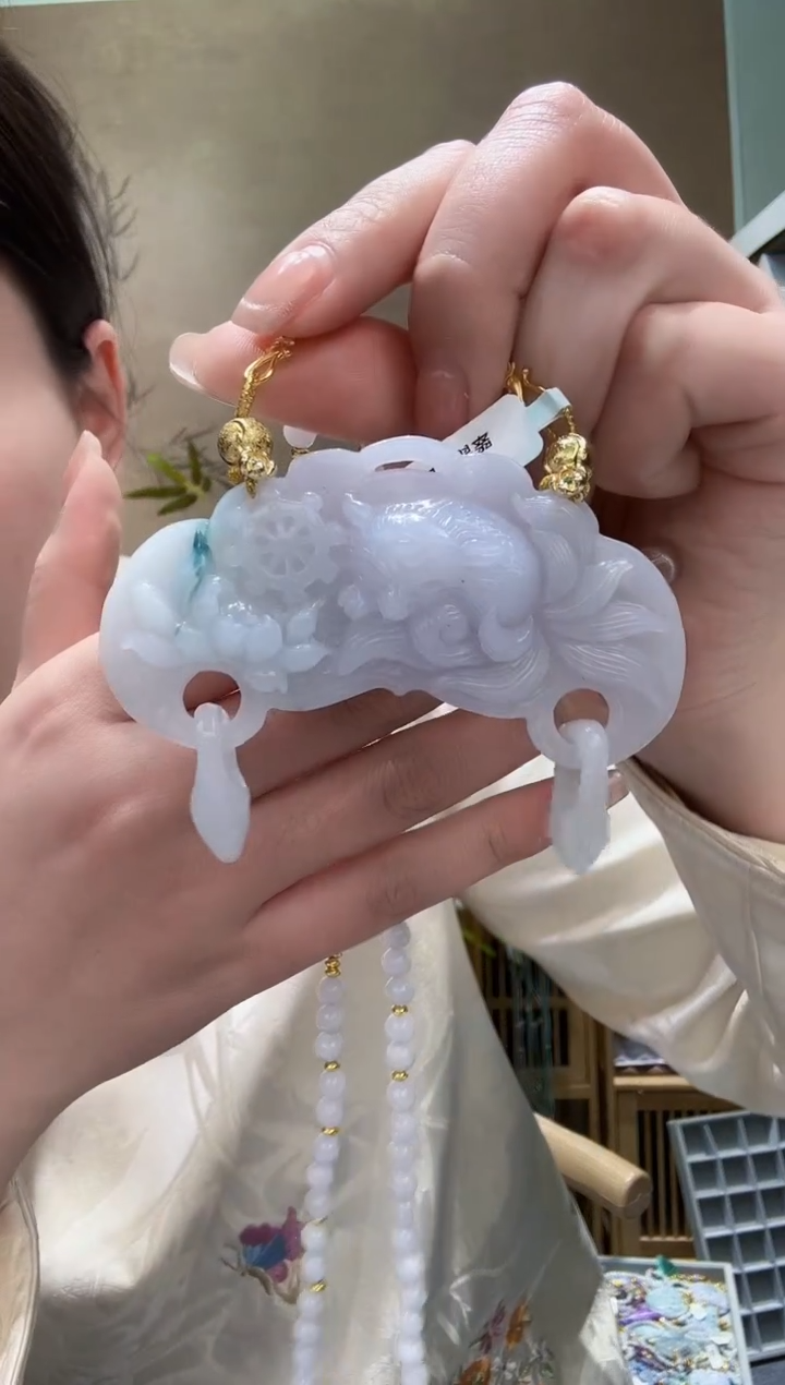 【闪购商品】翡翠颈饰未镶嵌吊坠