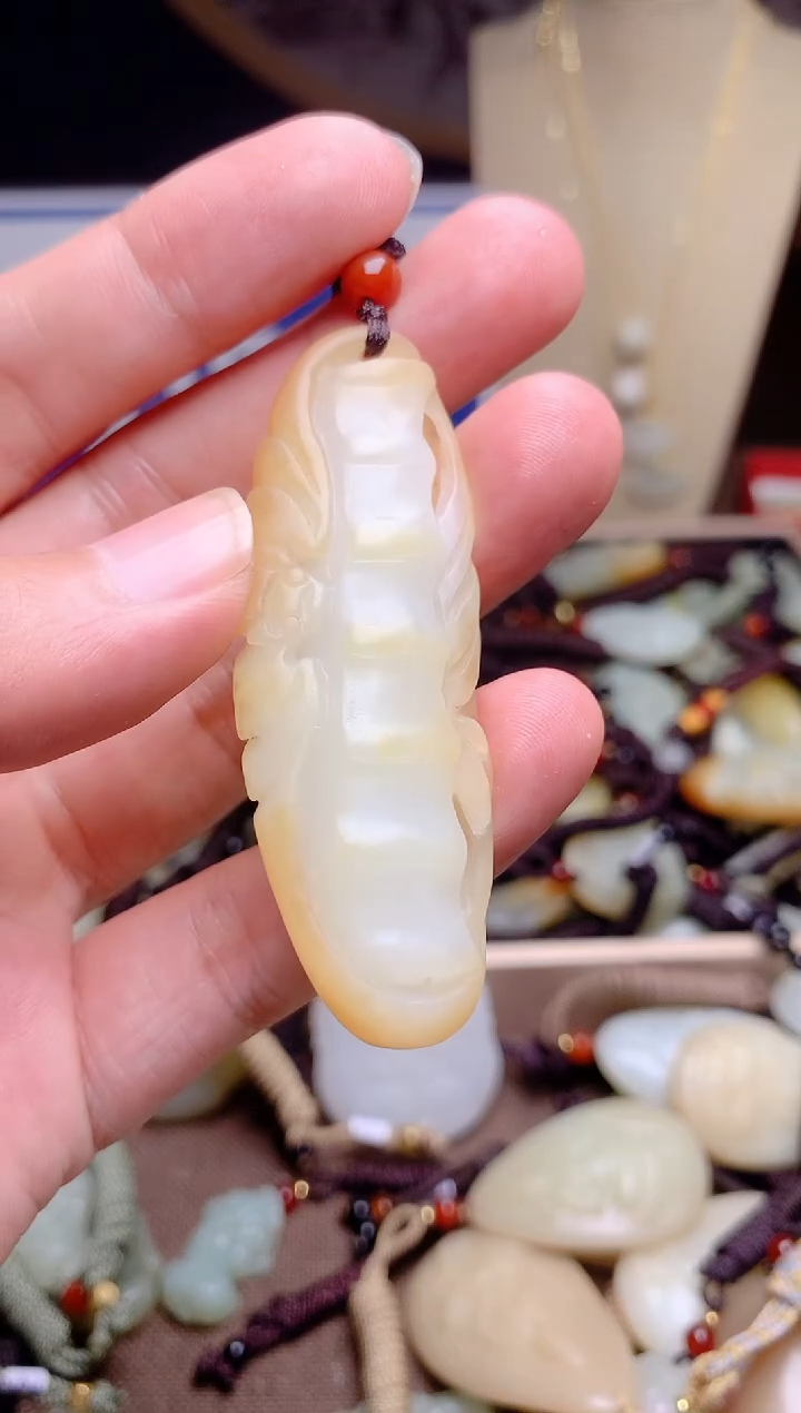 和田玉未镶嵌颈饰1