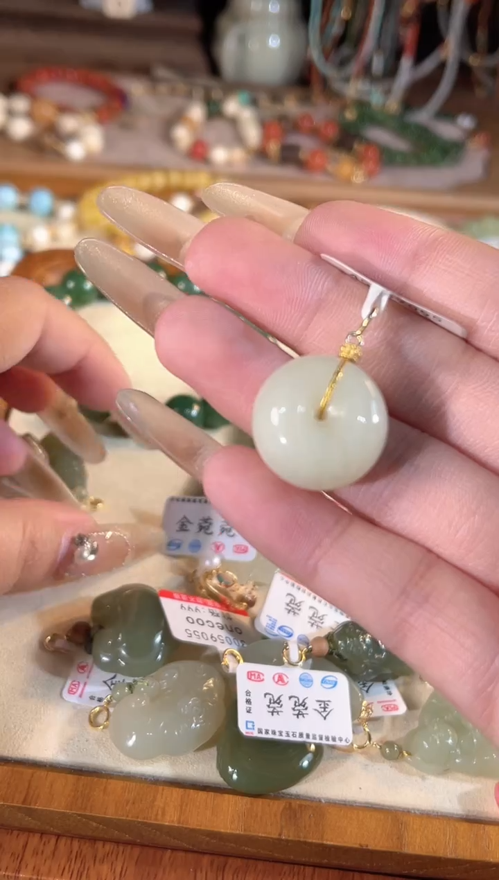 【闪购商品】和田玉吊坠(不含链)银S925镶嵌多样性发货其一