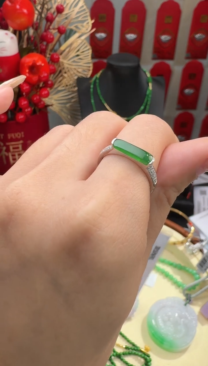 【闪购商品】翡翠戒指18K金镶嵌戒指