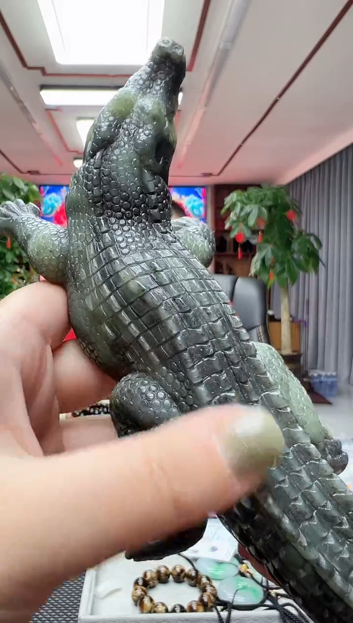 【闪购商品】和田玉把件未镶嵌鳄鱼