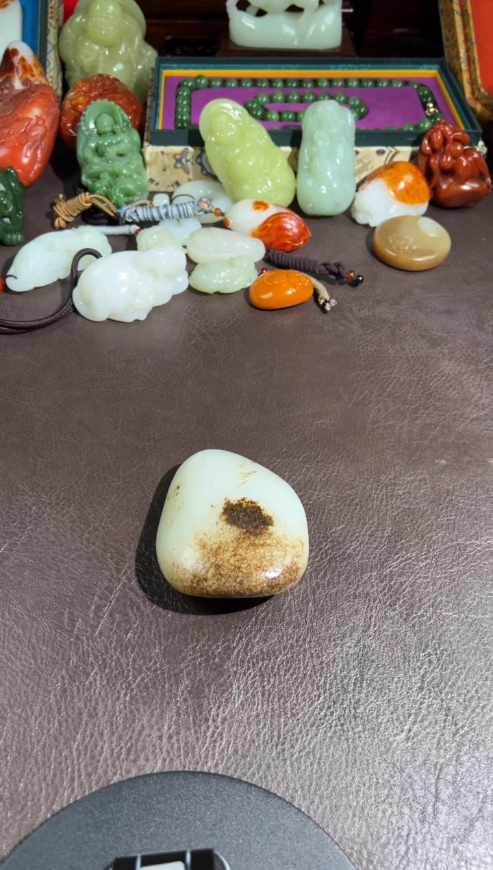 未镶嵌和田玉把件冯**.和田玉