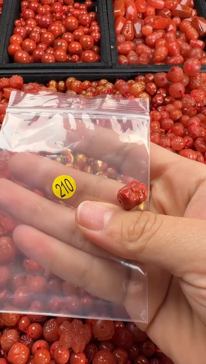 【闪购商品】南红玛瑙颈饰未镶嵌1