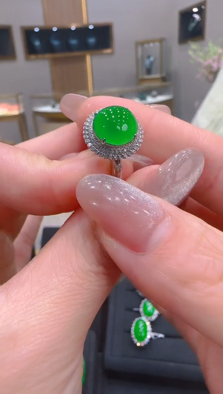 【闪购商品】翡翠戒指18K金镶嵌天然翡翠A货