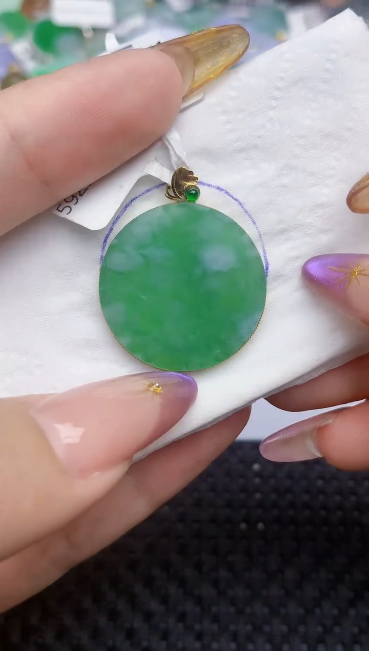 翡翠18K金镶嵌颈饰85   天然翡翠A货  百元以上9米证书费自理