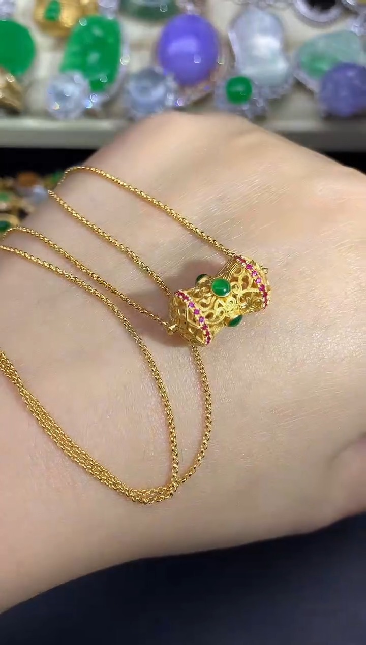 翡翠18K金镶嵌颈饰205-雪姐翡翠天天见