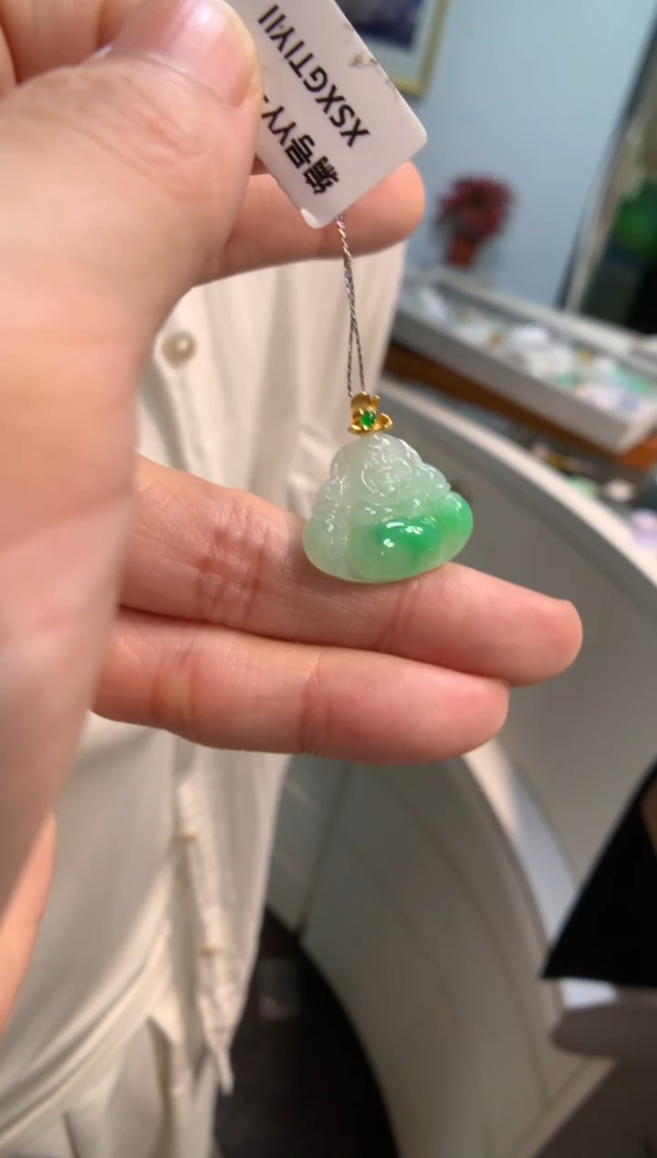 颈饰18K金镶嵌翡翠佛公