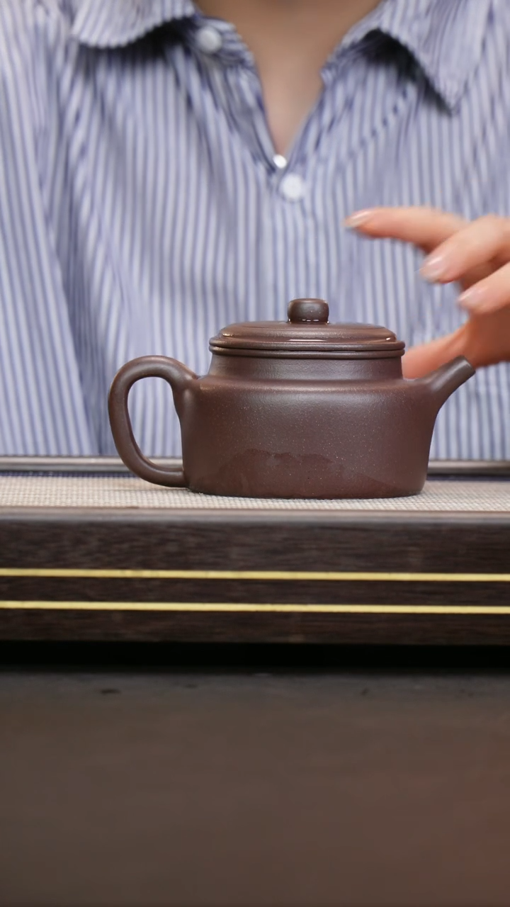 茶壶紫砂四号井底槽清  德钟（刘）