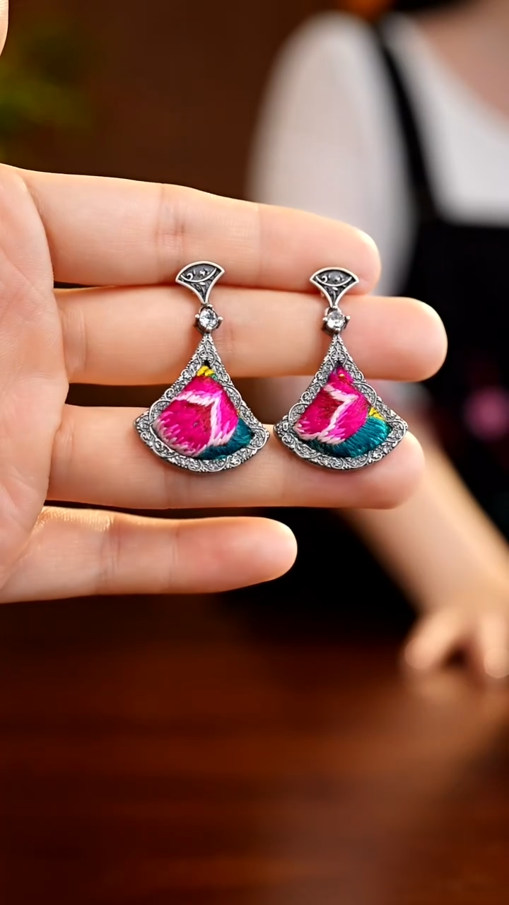 刺绣私人定制苗族手工A818