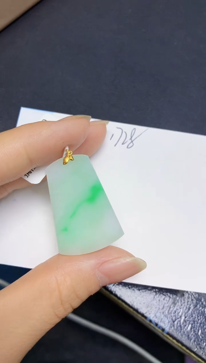 翡翠18K金镶嵌颈饰 天然翡翠A货