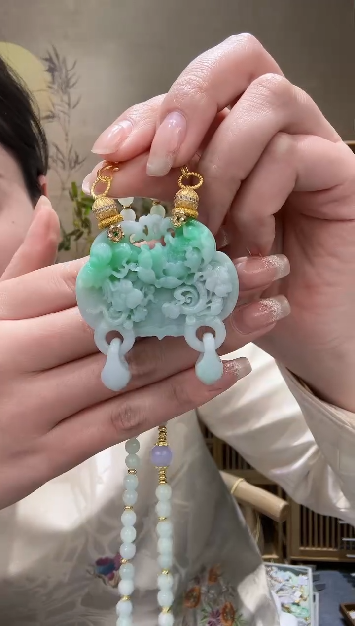 【闪购商品】翡翠颈饰未镶嵌吊坠