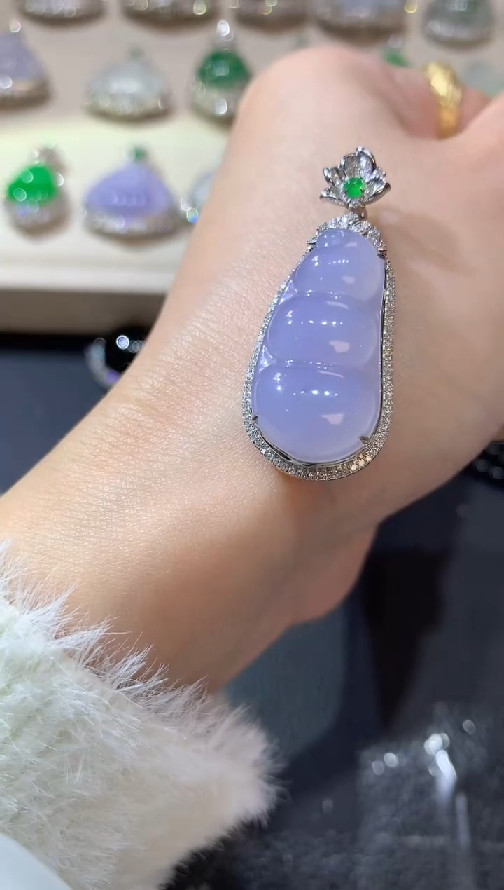 【闪购商品】翡翠吊坠(不含链)18K金镶嵌C20紫色有一定色差