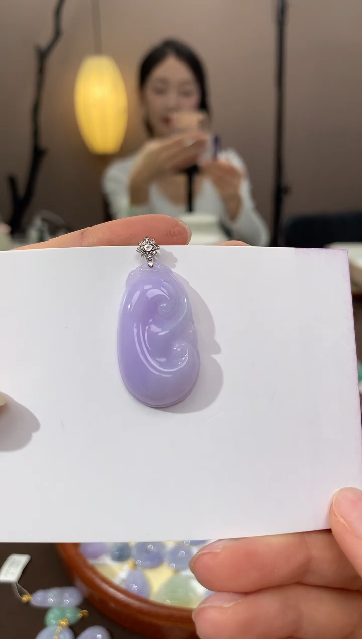 翡翠18K金镶嵌颈饰天然缅甸a货翡翠