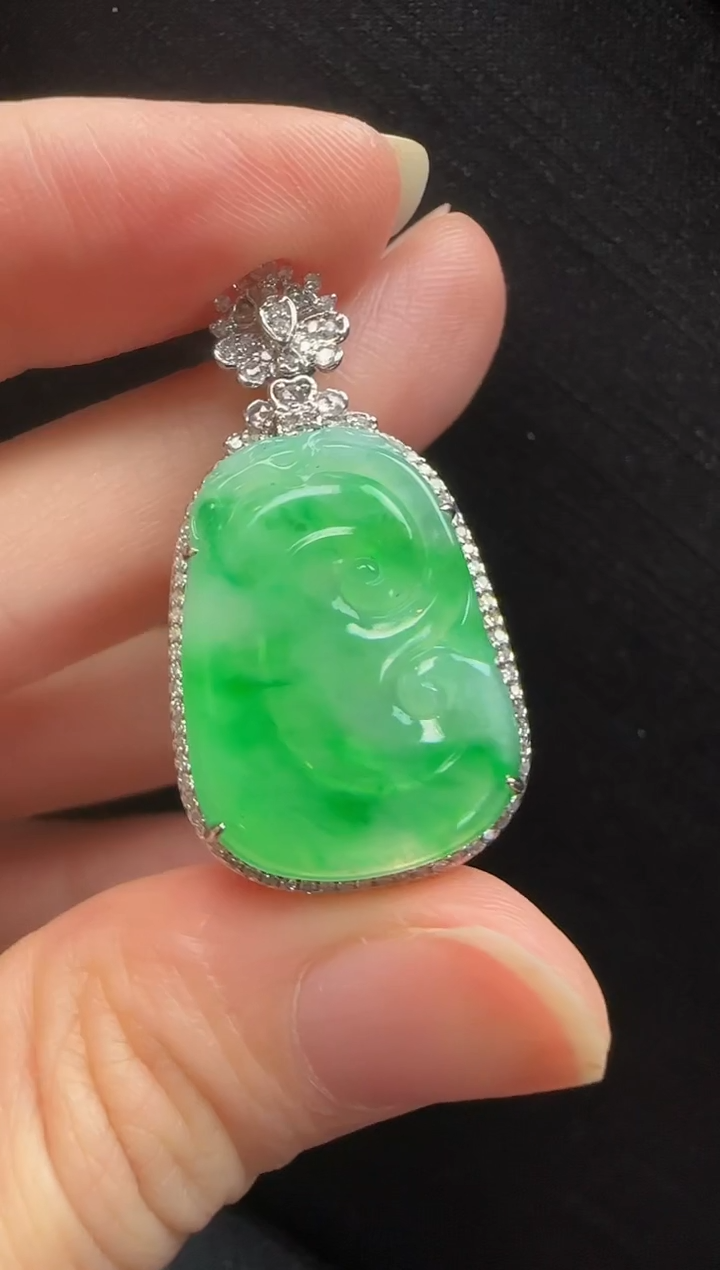 颈饰18K金镶嵌翡翠425如意一个