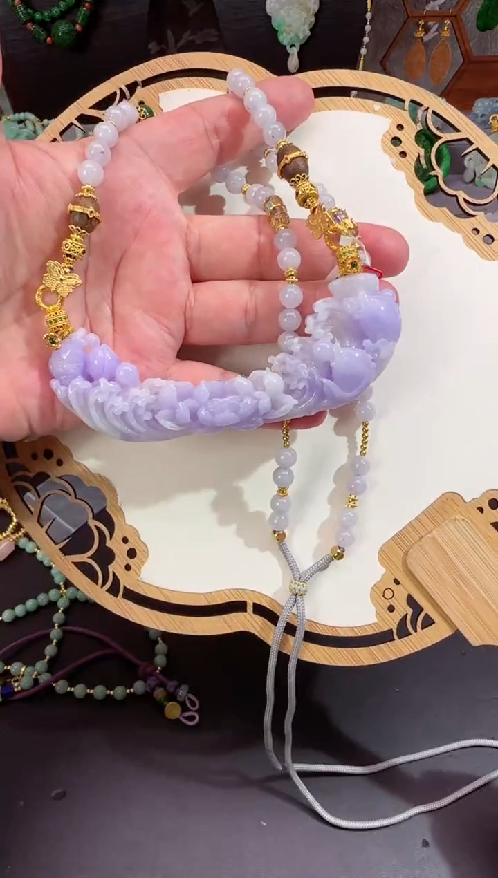 【闪购商品】翡翠颈饰未镶嵌牌子