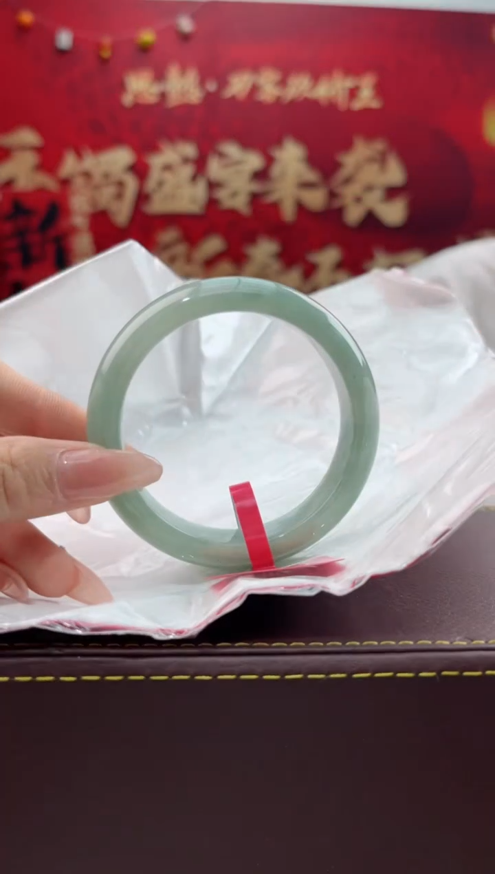 【闪购商品】翡翠手镯未镶嵌18翡翠手镯