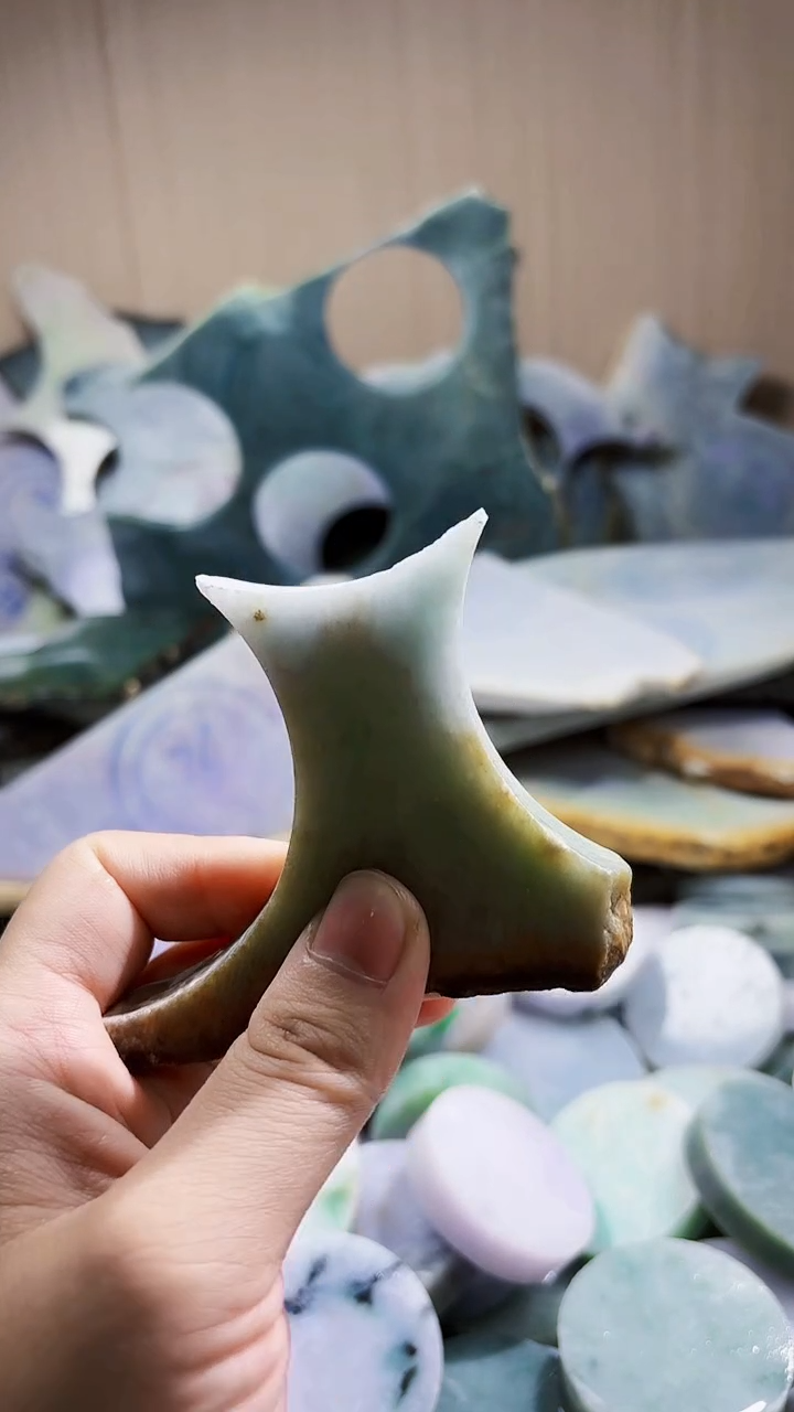 翡翠未镶嵌颈饰翡翠A货 姜谭899