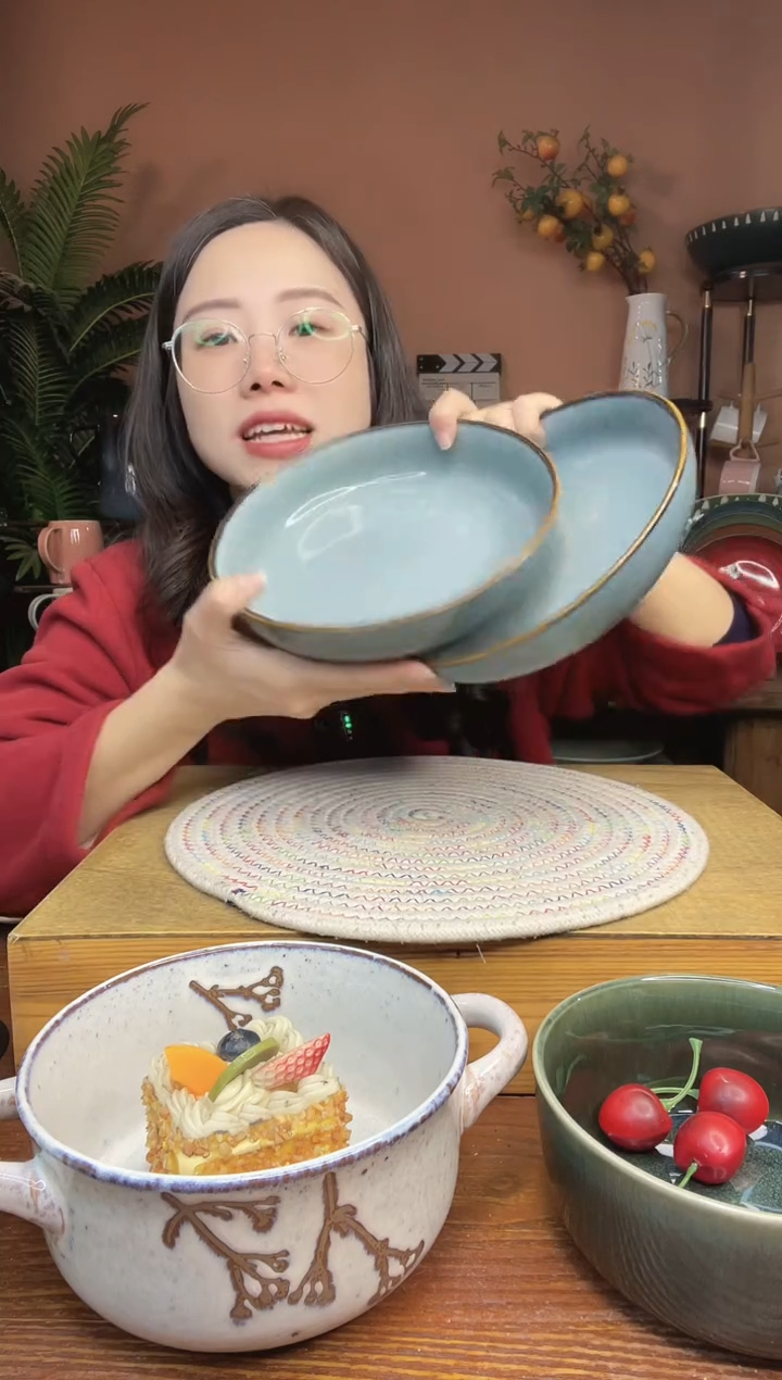 陶瓷8英寸手绘描边深盘 2件 微瑕疵